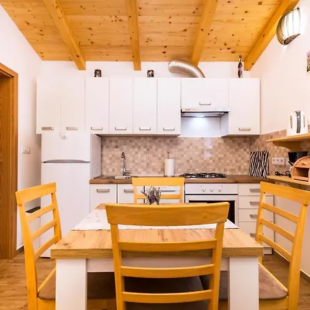 Nyaraló Sabljak-nerezine Mali Lošinj