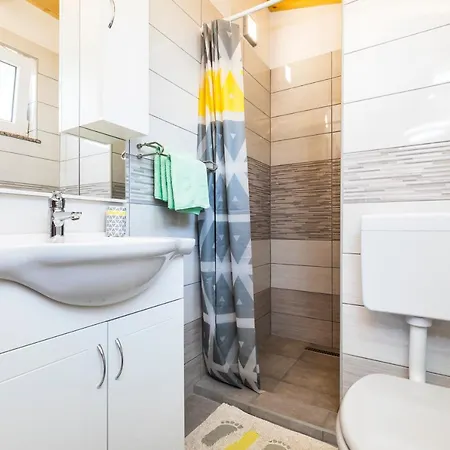 Sabljak-nerezine Nyaraló